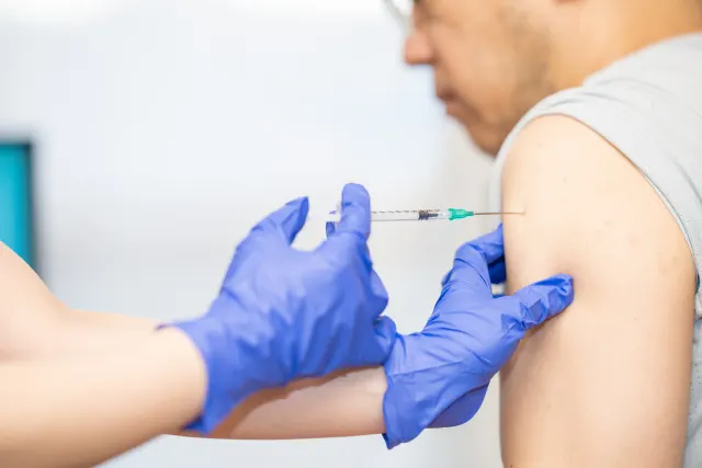 新型コロナワクチン接種 イメージ